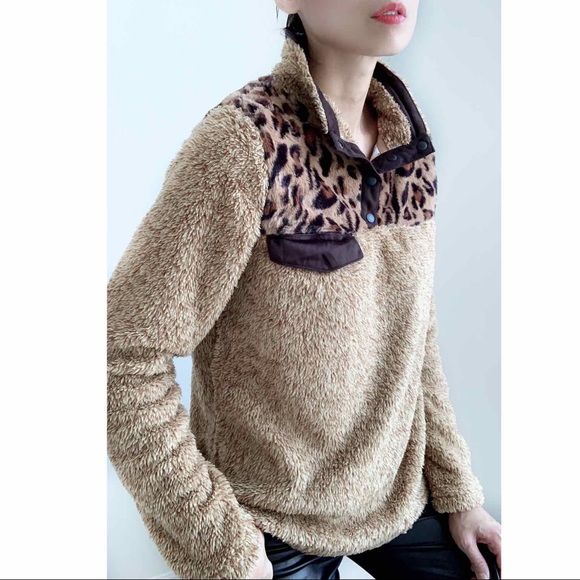 SHERPA SNAP BUTTON PULLOVER SWEATER - LEOPARD - Picture 9 of 13